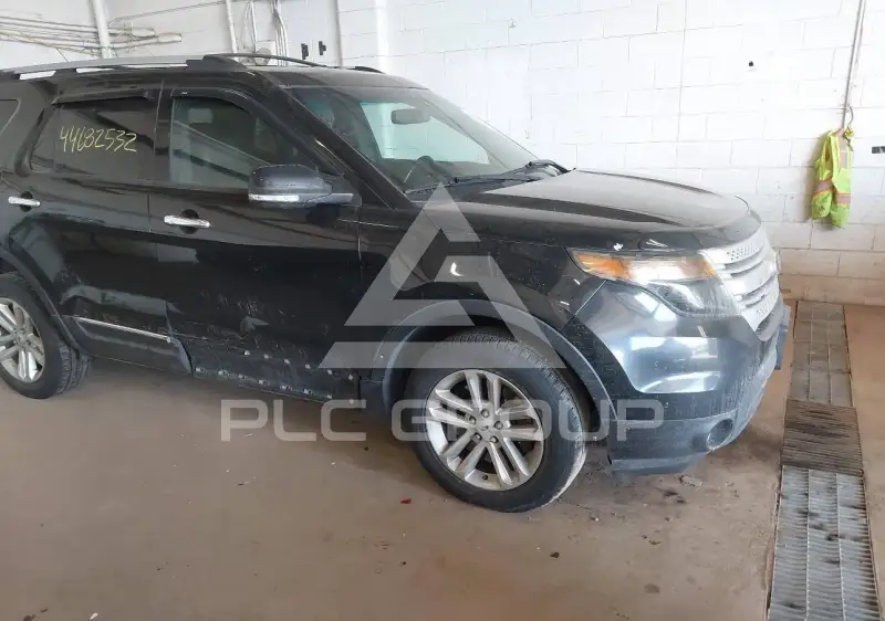 2013 Ford EXPLORER photo