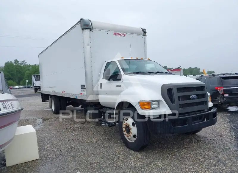 2013 Ford F-750 photo