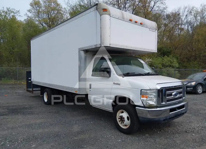 2013 Ford E-450 фото