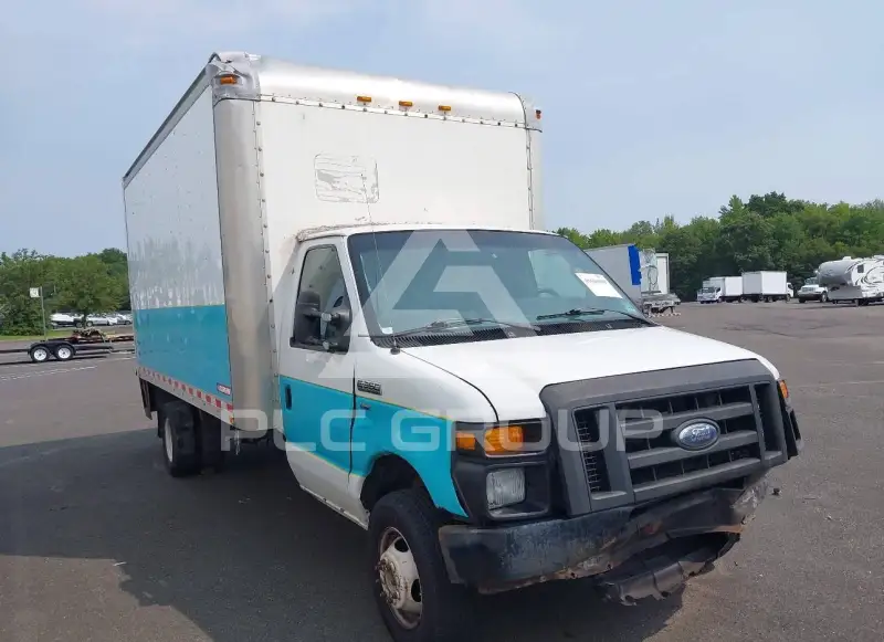 2013 Ford E-350 фото