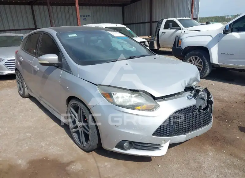 2013 Ford FOCUS фото