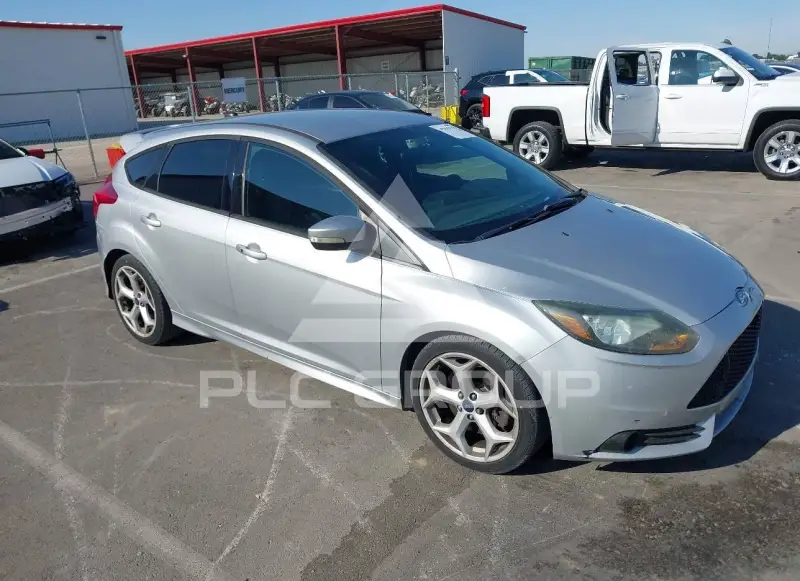 2013 Ford FOCUS photo