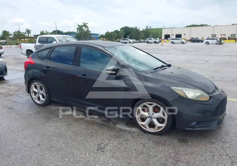 2013 Ford FOCUS photo