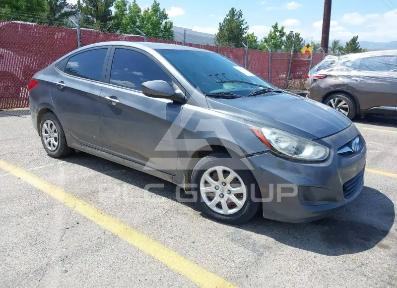 2013 Hyundai Accent photo