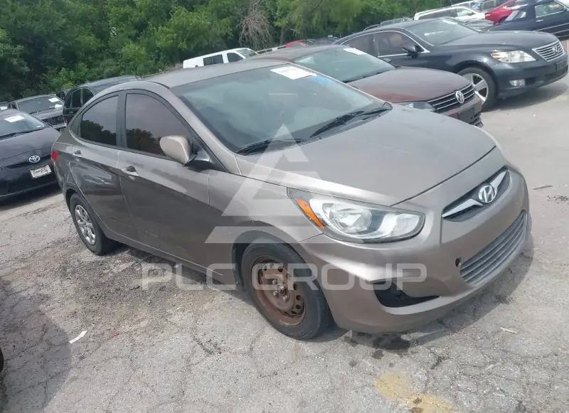 2013 Hyundai Accent photo
