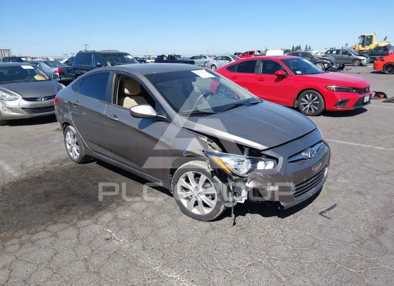 2013 Hyundai Accent photo