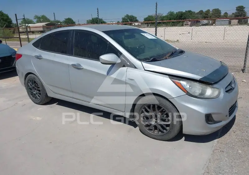 2013 Hyundai Accent photo