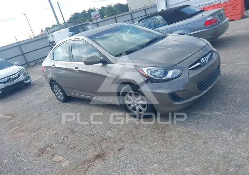 2013 Hyundai Accent photo