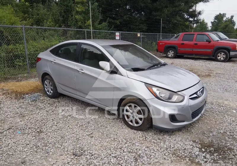 2013 Hyundai Accent photo
