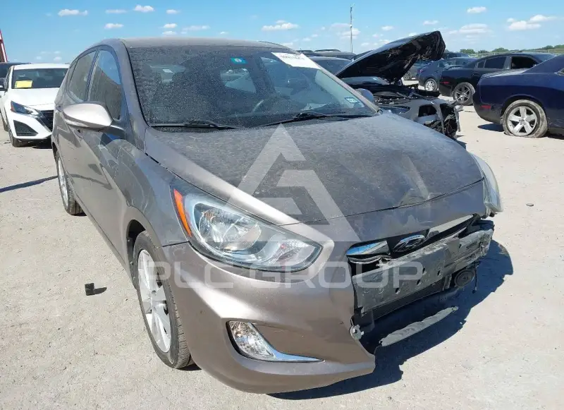 2013 Hyundai Accent photo