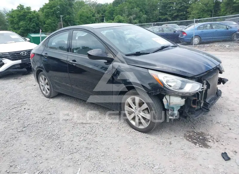 2013 Hyundai Accent фото