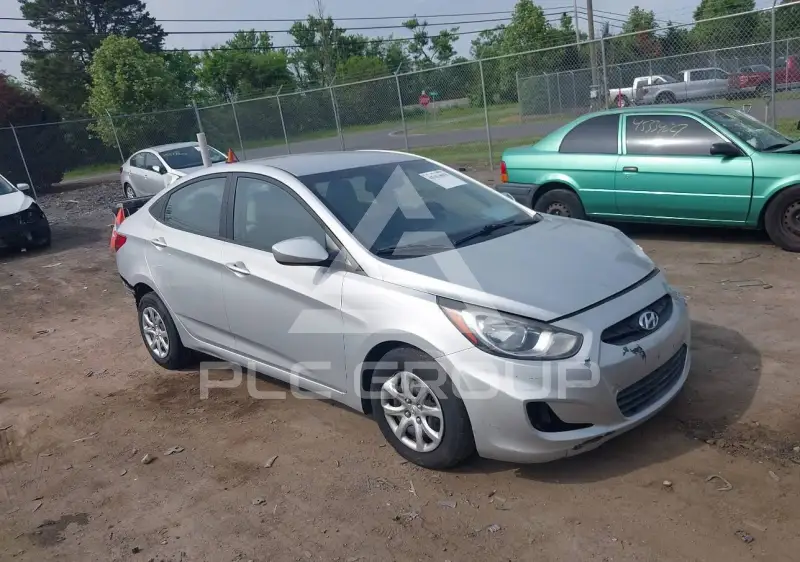 2013 Hyundai Accent фото