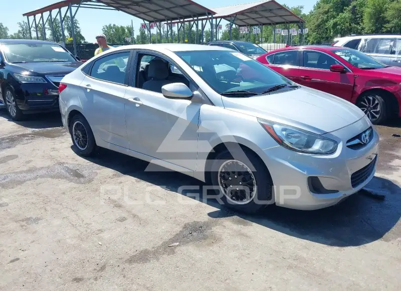 2013 Hyundai Accent фото