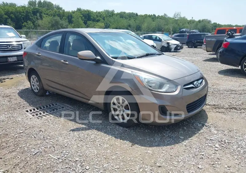 2013 Hyundai Accent photo