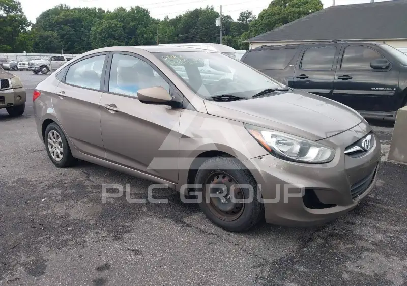2013 Hyundai Accent photo