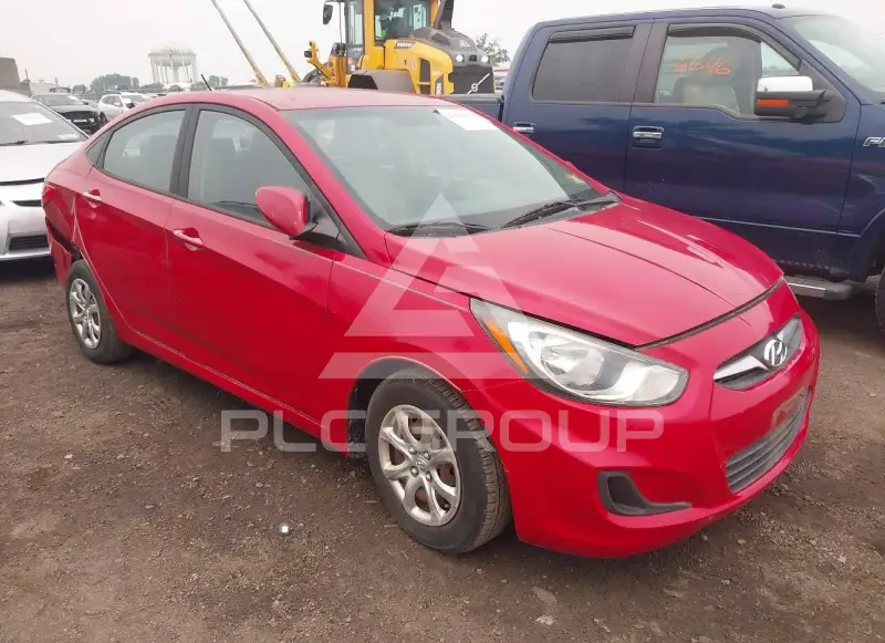 2013 Hyundai Accent photo