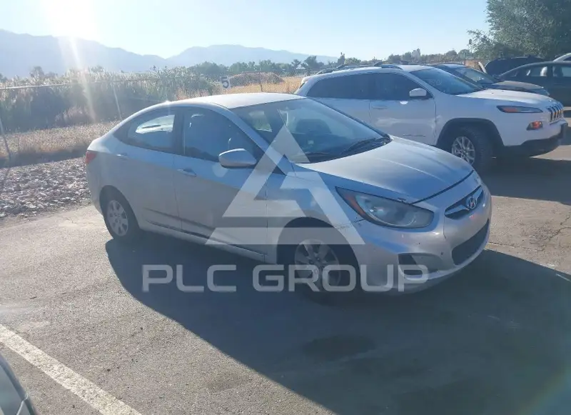 2013 Hyundai Accent photo