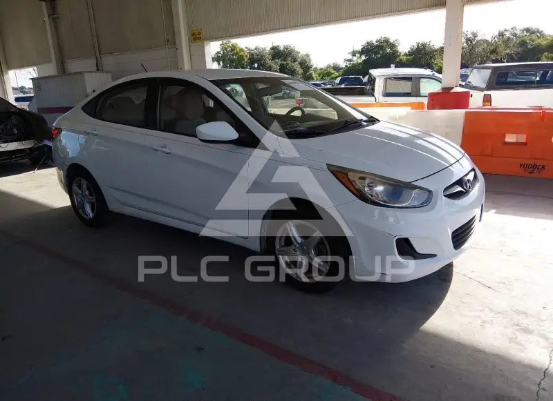 2013 Hyundai Accent photo