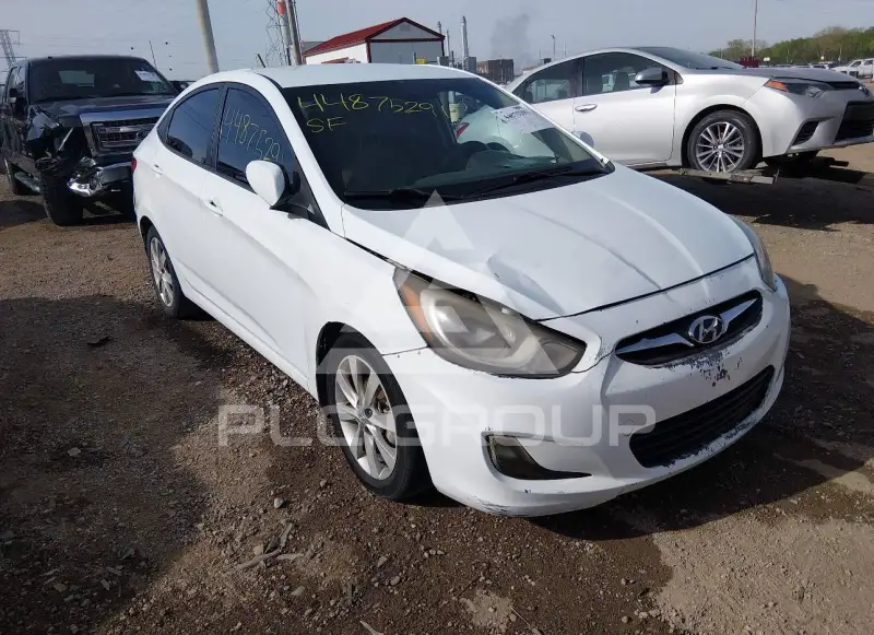 2013 Hyundai Accent фото