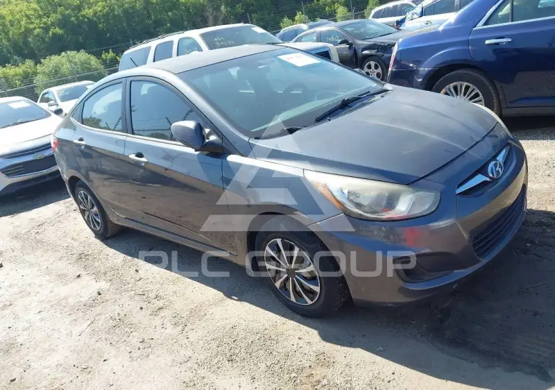 2013 Hyundai Accent photo