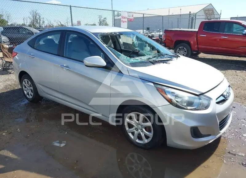 2013 Hyundai Accent photo