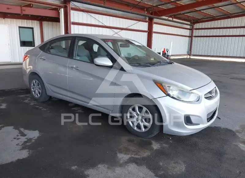 2013 Hyundai Accent photo