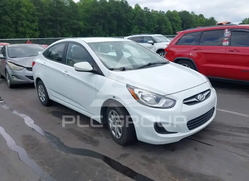2013 Hyundai Accent photo