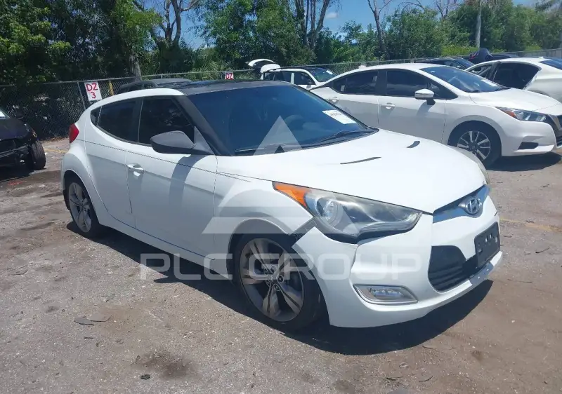 2013 Hyundai Veloster photo