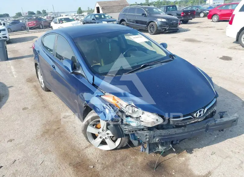 2013 Hyundai Elantra photo