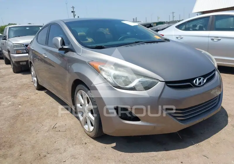2013 Hyundai Elantra photo