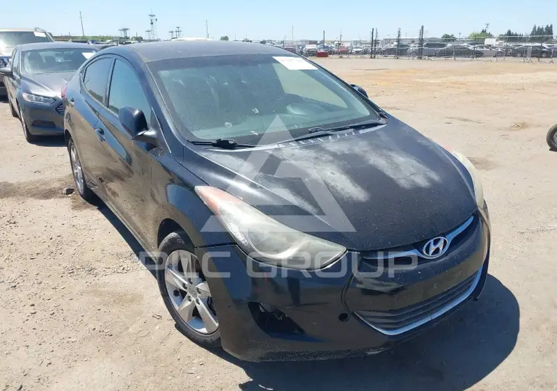 2013 Hyundai Elantra фото