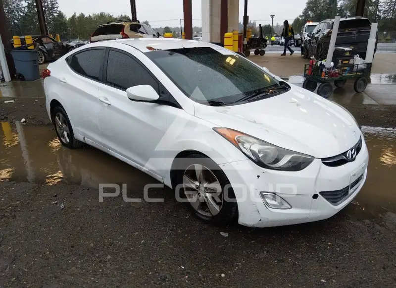 2013 Hyundai Elantra photo