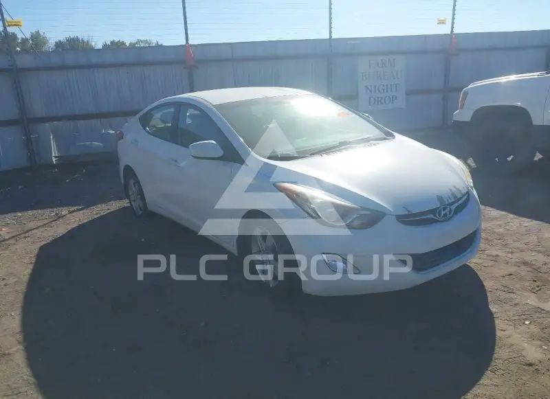 2013 Hyundai Elantra photo