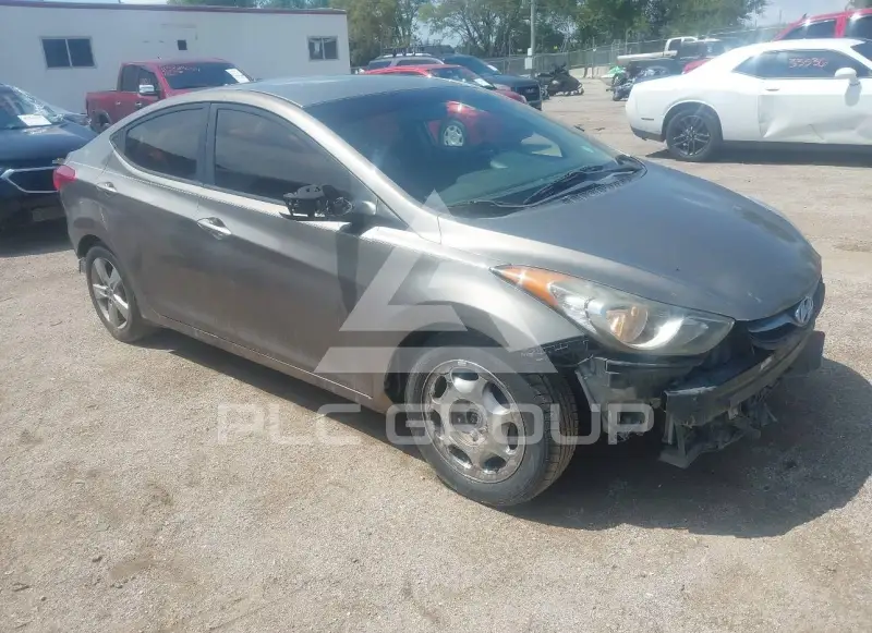 2013 Hyundai Elantra photo