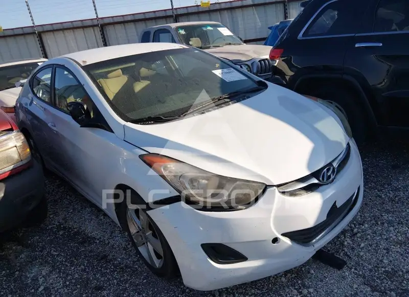 2013 Hyundai Elantra photo