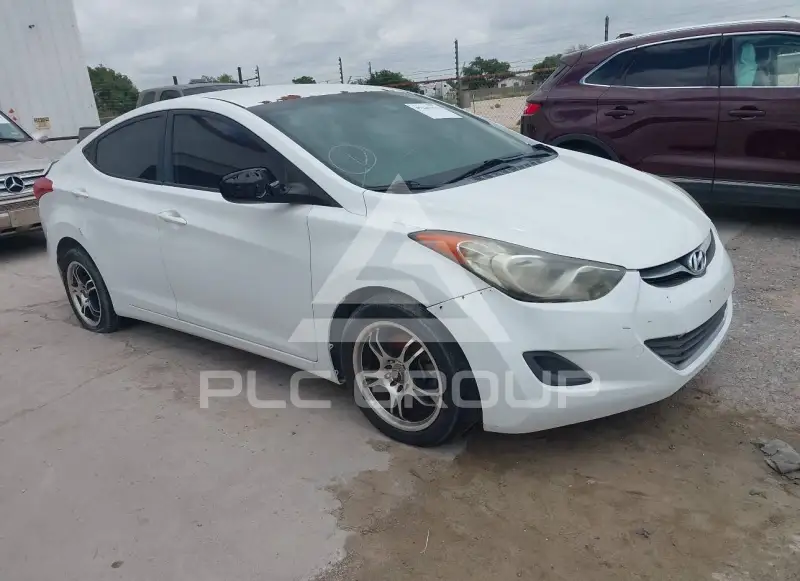 2013 Hyundai Elantra photo
