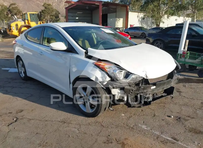 2013 Hyundai Elantra photo