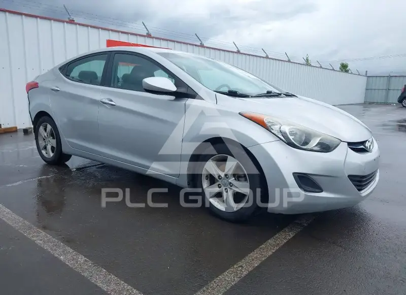 2013 Hyundai Elantra photo