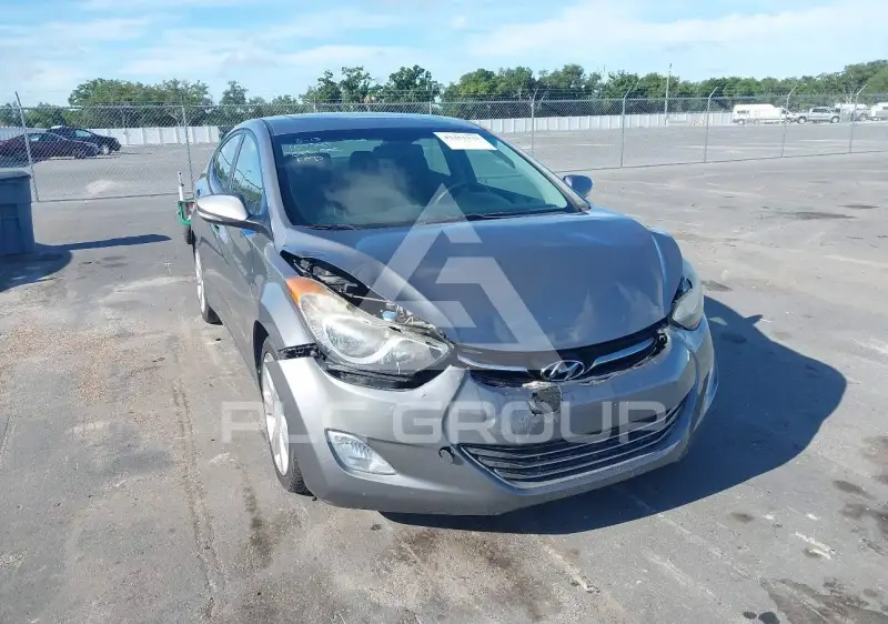 2013 Hyundai Elantra фото