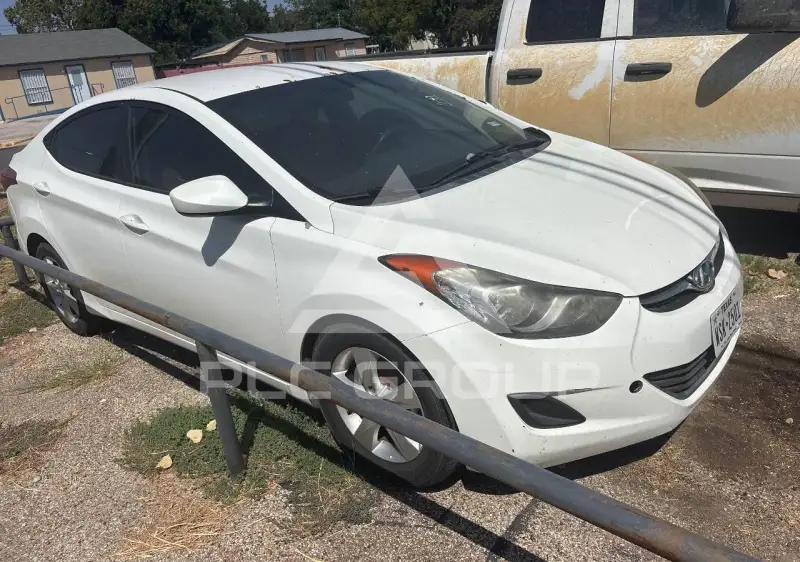 2013 Hyundai Elantra photo