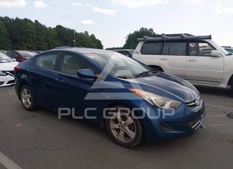 2013 Hyundai Elantra photo