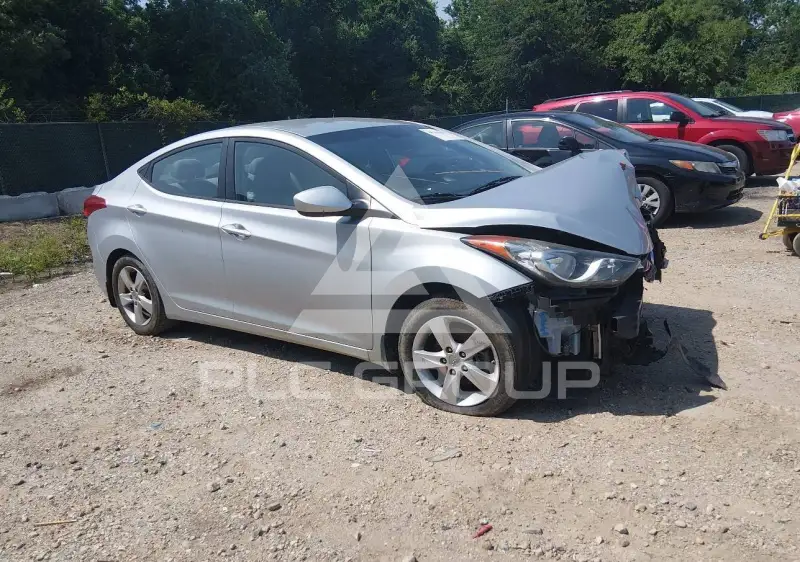 2013 Hyundai Elantra photo