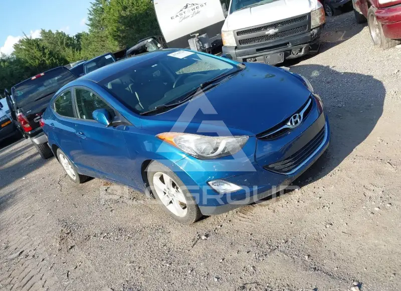 2013 Hyundai Elantra photo