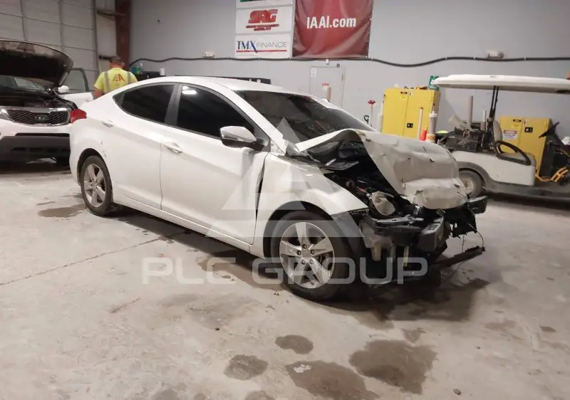 2013 Hyundai Elantra photo