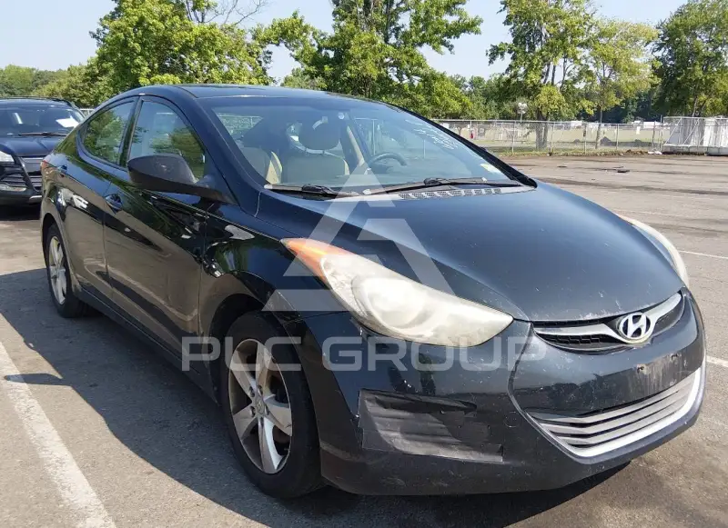 2013 Hyundai Elantra photo