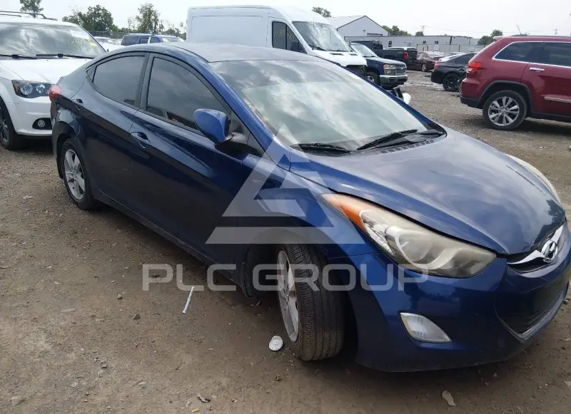 2013 Hyundai Elantra photo