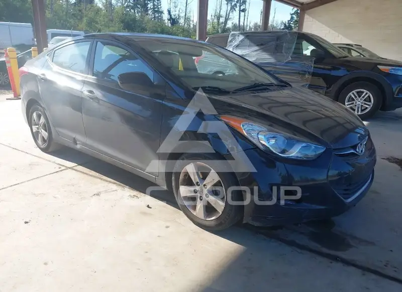 2013 Hyundai Elantra photo