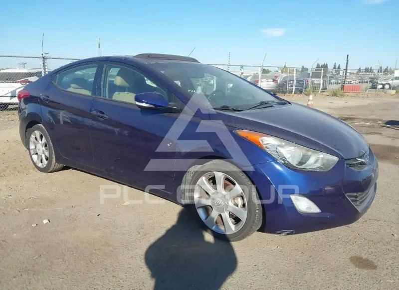 2013 Hyundai Elantra photo