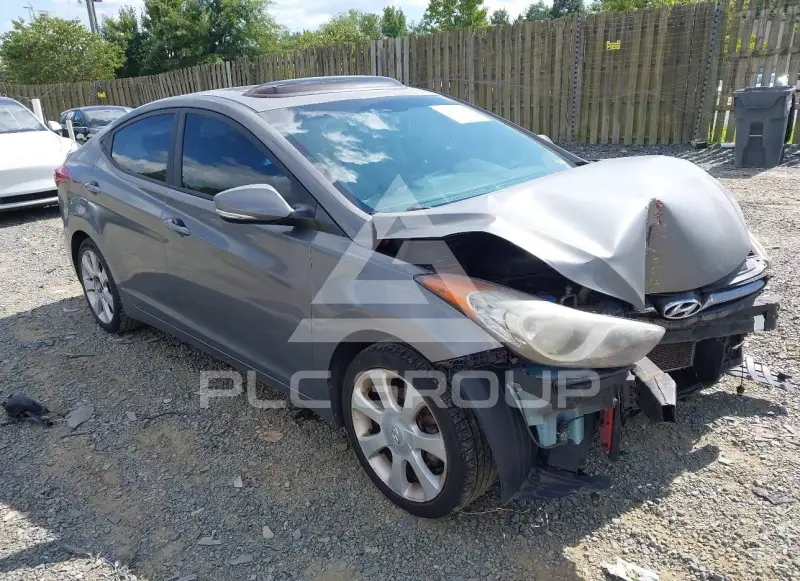 2013 Hyundai Elantra photo