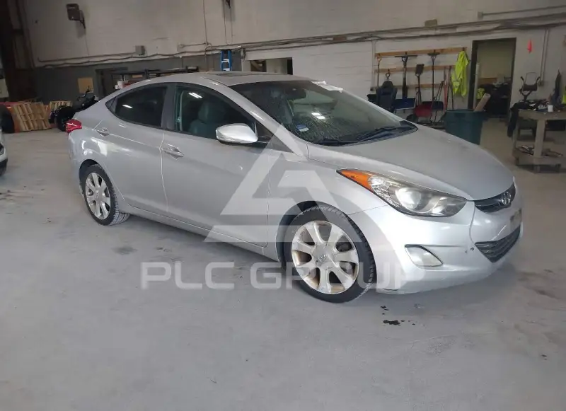 2013 Hyundai Elantra photo